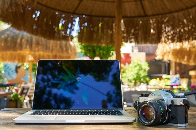 How to Handle a Technical Computer Issue When Traveling - Erik Pitoniak's World Travels